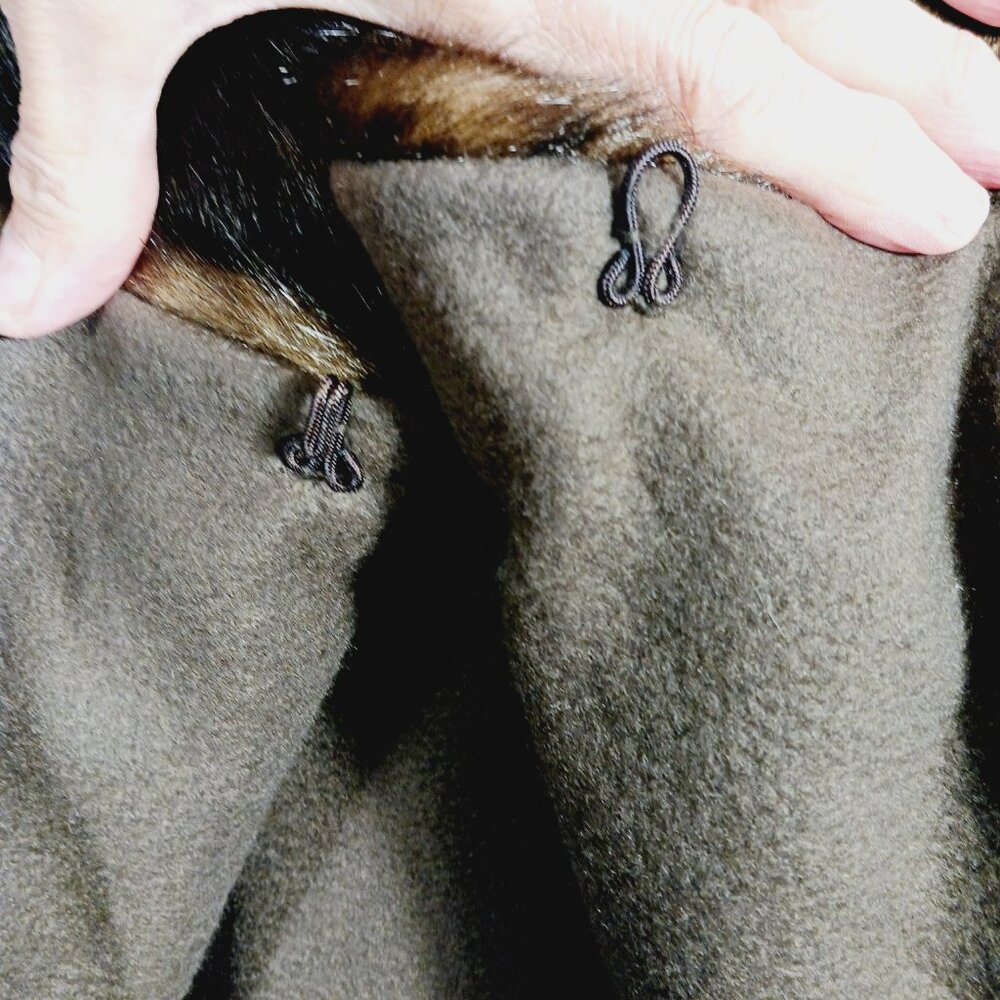 Parkhurst, One Size, Brown Fleece Cape With Faux Fur Collar, Has Inside Armholes - Picture 8 of 16